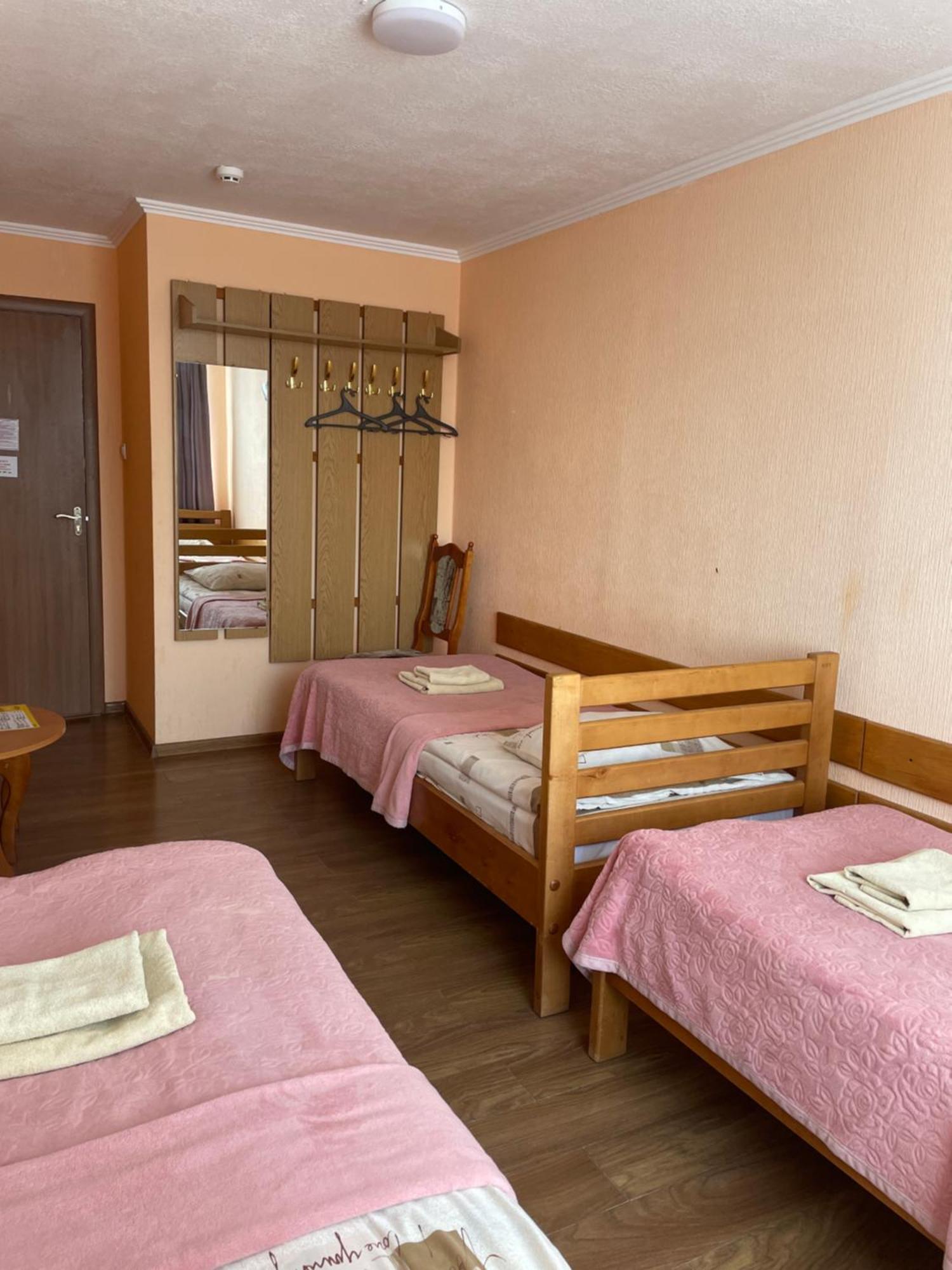 Готель "Дубно" Dubno Quarto foto