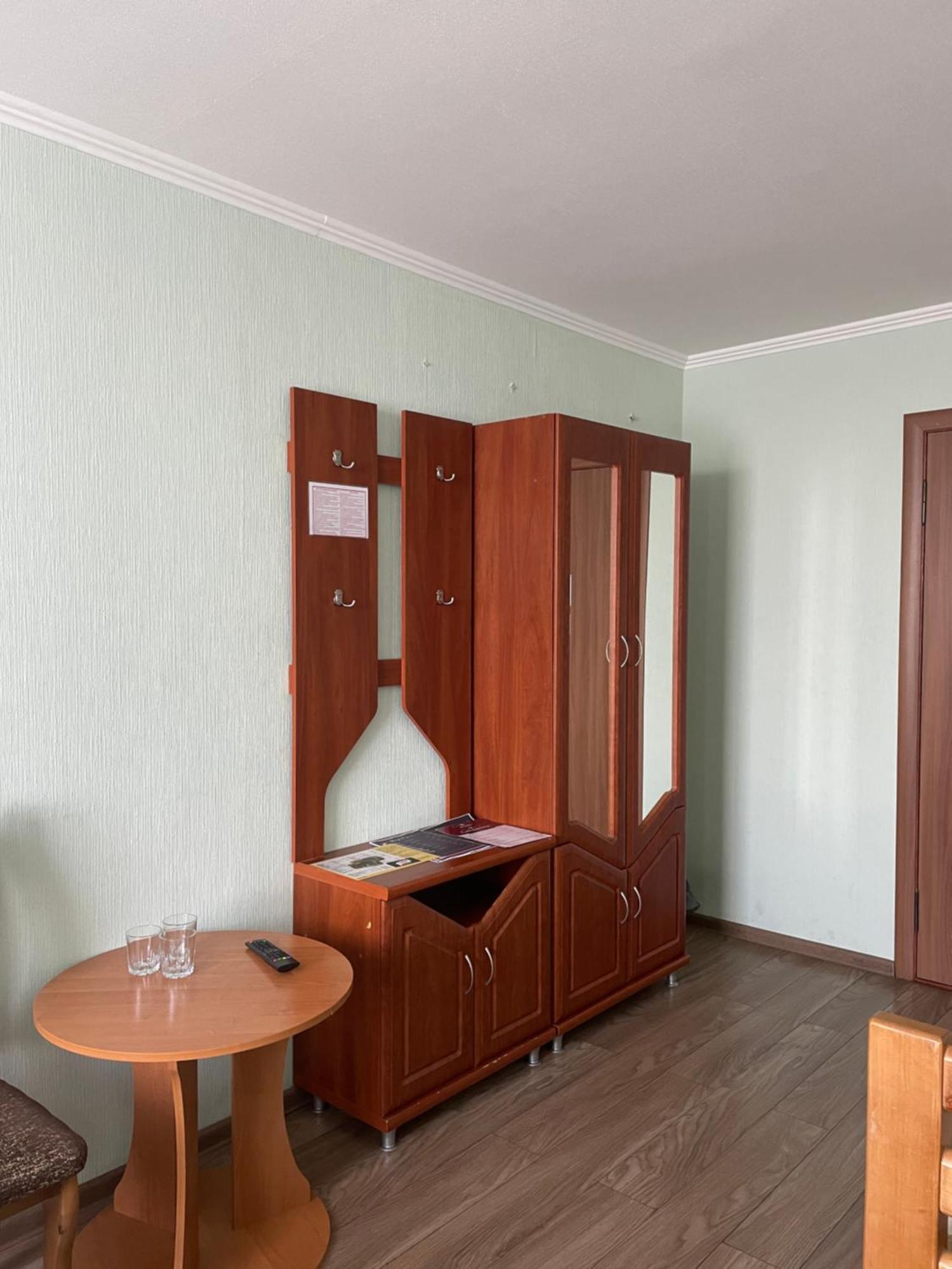 Готель "Дубно" Dubno Exterior foto