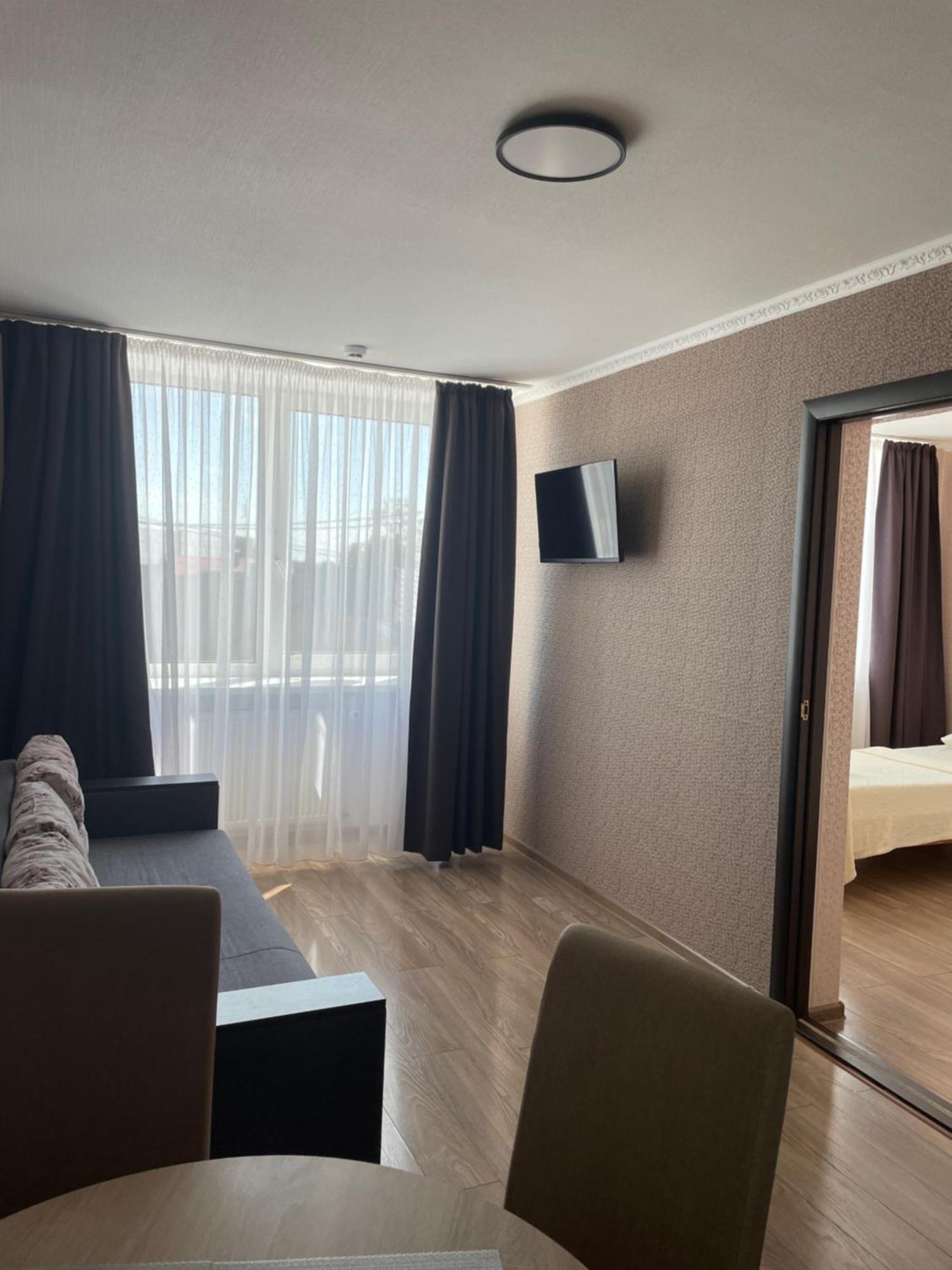 Готель "Дубно" Dubno Quarto foto