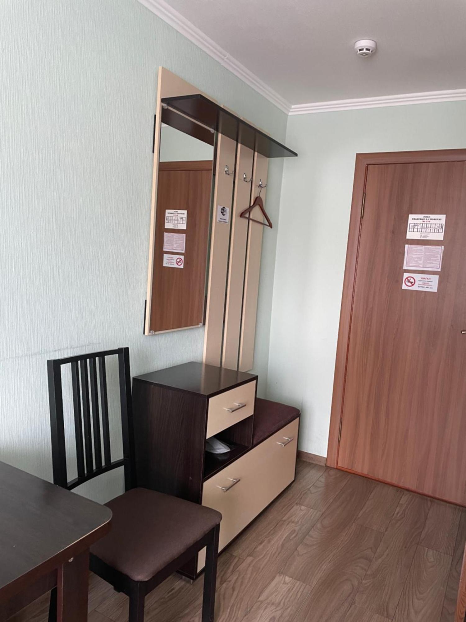 Готель "Дубно" Dubno Quarto foto