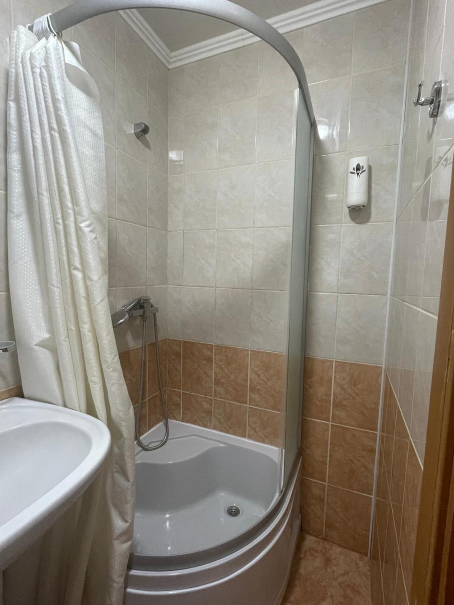 Готель "Дубно" Dubno Quarto foto